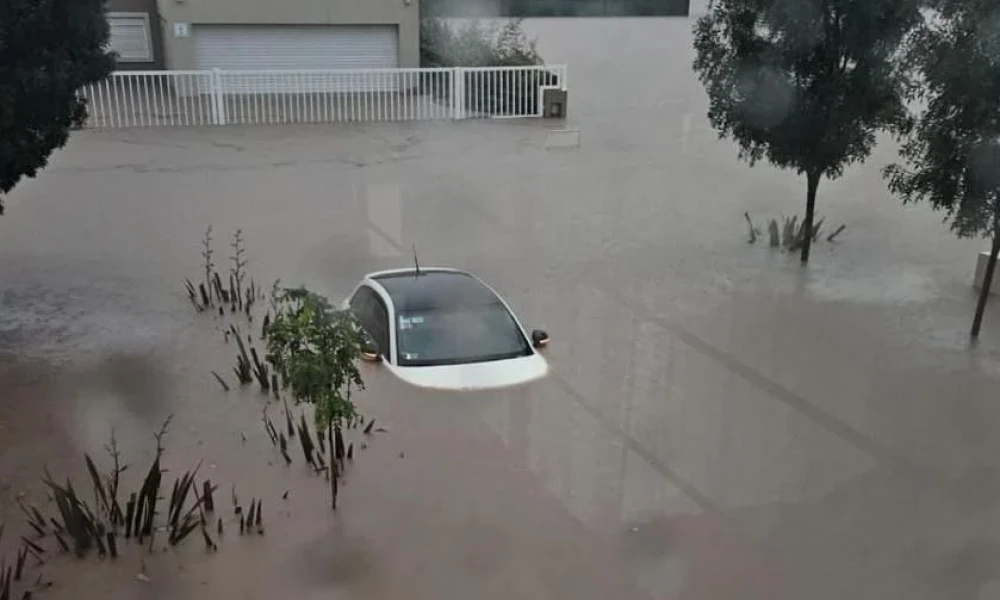 Στους 13 ανέρχονται οι νεκροί από τις καταρρακτώδεις βροχές στην Μπαΐα Μπλάνκα της Αργεντινής